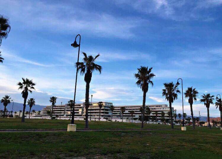 Apartamento Lujo, Primera Linea Playa, Garaje, Wifi, Piscina Climatizada Roquetas de Mar Dış mekan fotoğraf